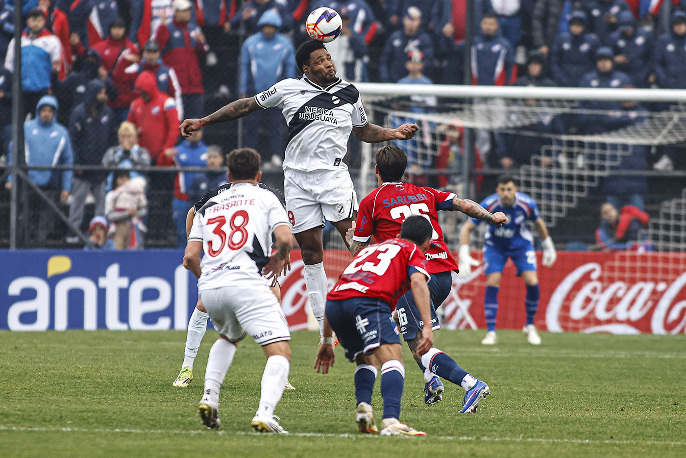 Danubio 0 - Nacional 0. F5INT26.