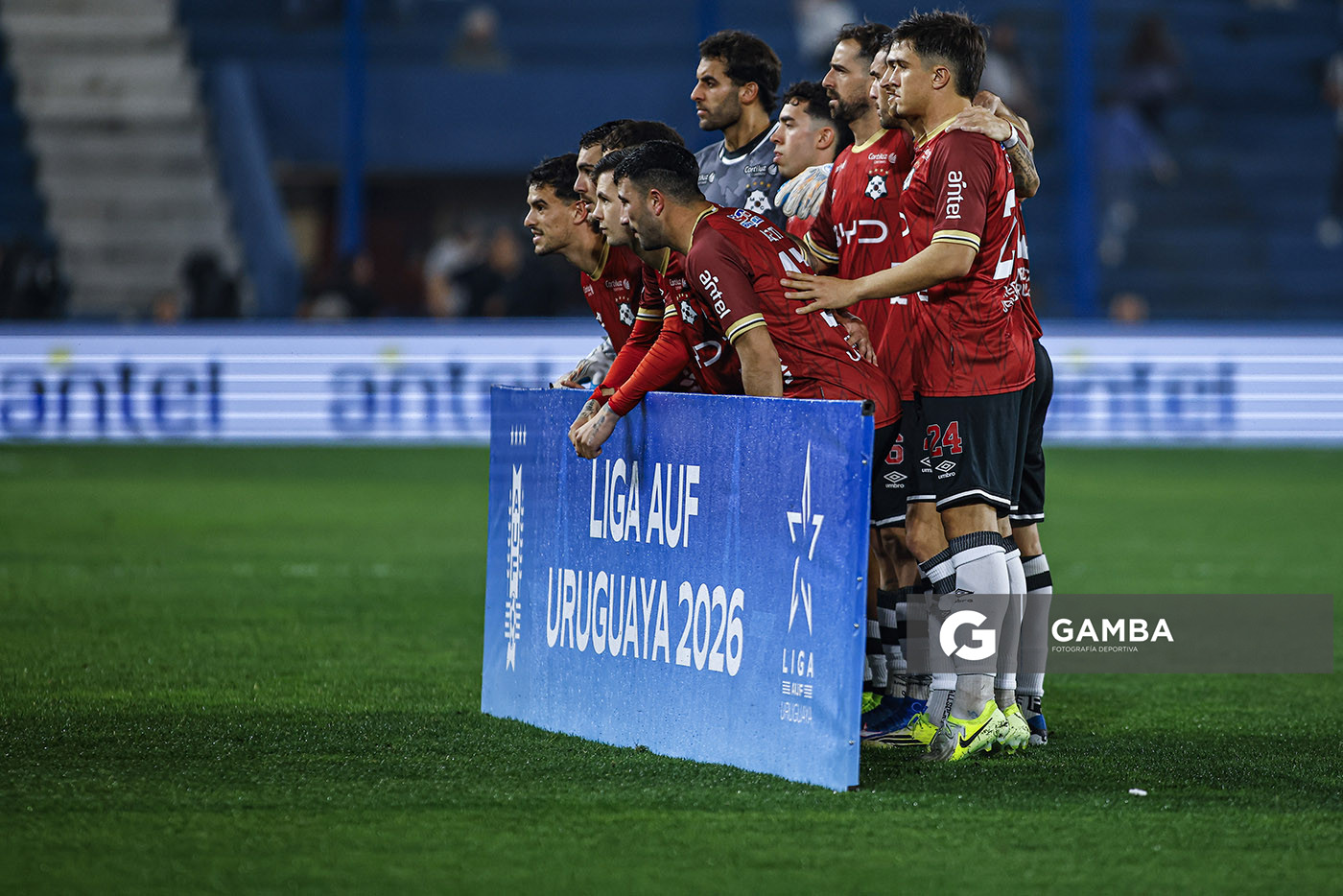 Titulares de Wanderers. Liga AUF Uruguaya. Estadio Gran Parque Central.