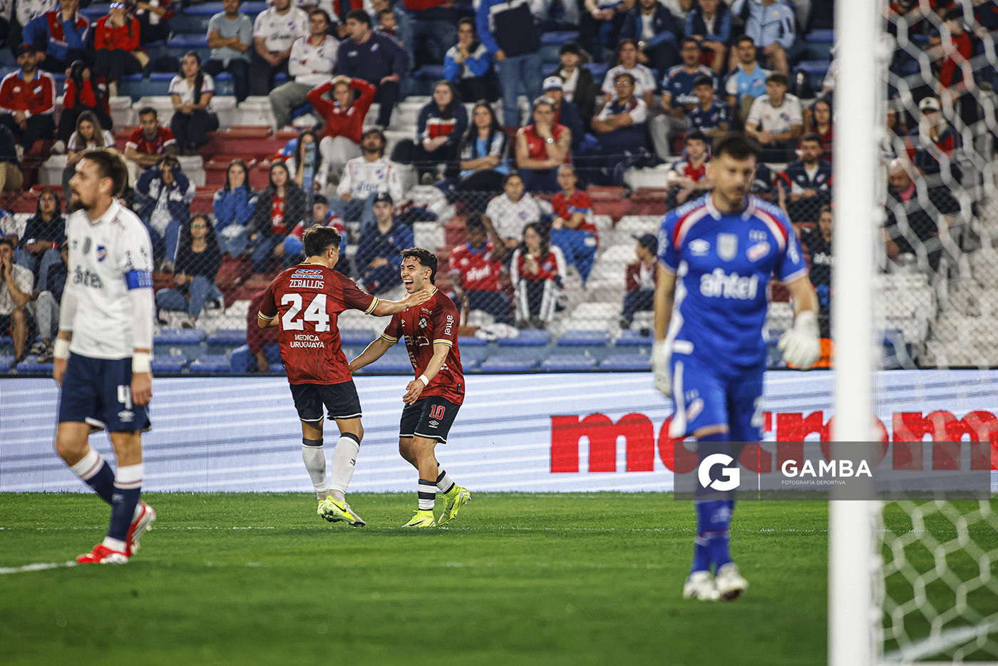 Luciano Cosentino, de Wanderers, Liga AUF Uruguaya. Estadio Gran Parque Central.