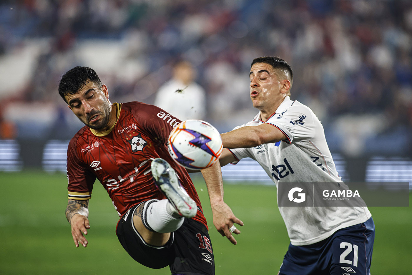 José Alberti, de Wanderers, Liga AUF Uruguaya. Estadio Gran Parque Central.