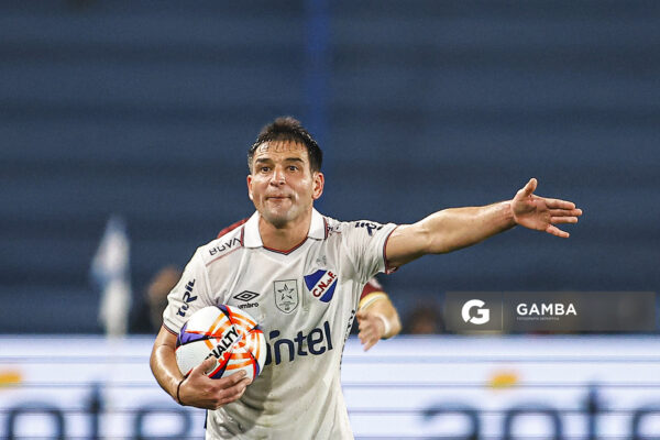 Nicolás Lodeiro, de Nacional, Liga AUF Uruguaya. Estadio Gran Parque Central.