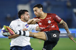 Maximiliano Gómez, de Nacional, Liga AUF Uruguaya. Estadio Gran Parque Central.