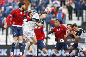 Tomás Cavanagh, de Danubio, Liga AUF Uruguaya. Estadio María Mincheff de Lazaroff.