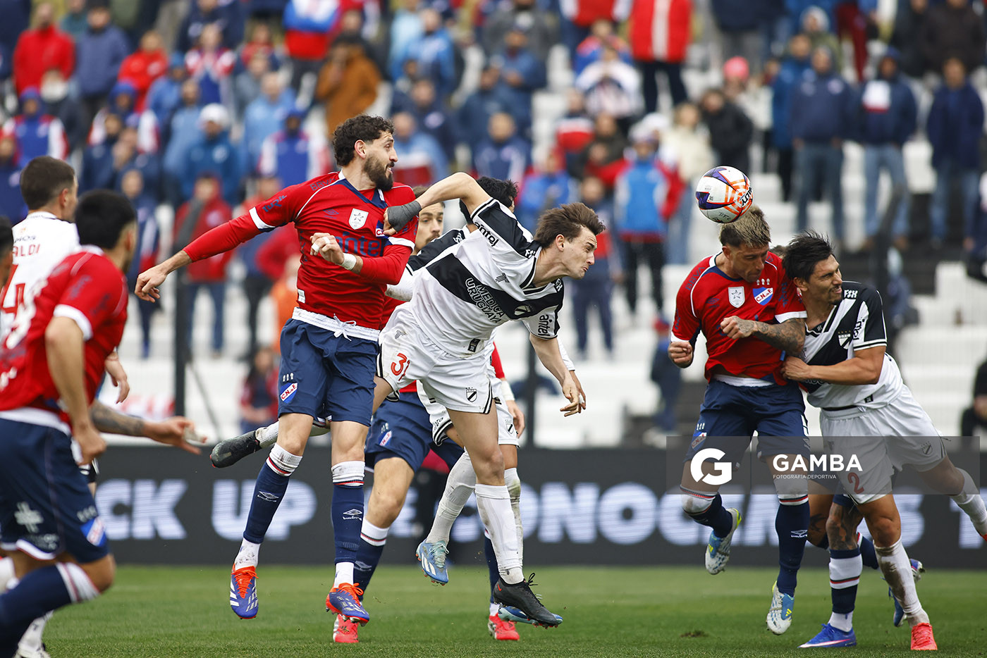Tomás Cavanagh, de Danubio, Liga AUF Uruguaya. Estadio María Mincheff de Lazaroff.