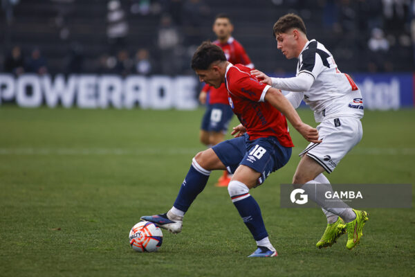 Pavel Núñez, de Nacional, Liga AUF Uruguaya. Estadio María Mincheff de Lazaroff.