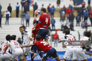 Sebastián Coates, de Nacional, Liga AUF Uruguaya. Estadio María Mincheff de Lazaroff.