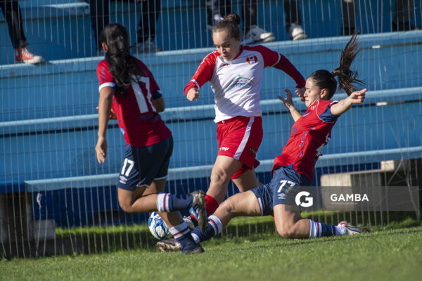 Solciré Pazos, de Canadian, Campeonato Uruguayo Femenino. Estadio Julio César Abbadie.