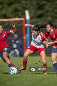 Julia Martínez, de Canadian, Campeonato Uruguayo Femenino. Estadio Julio César Abbadie.
