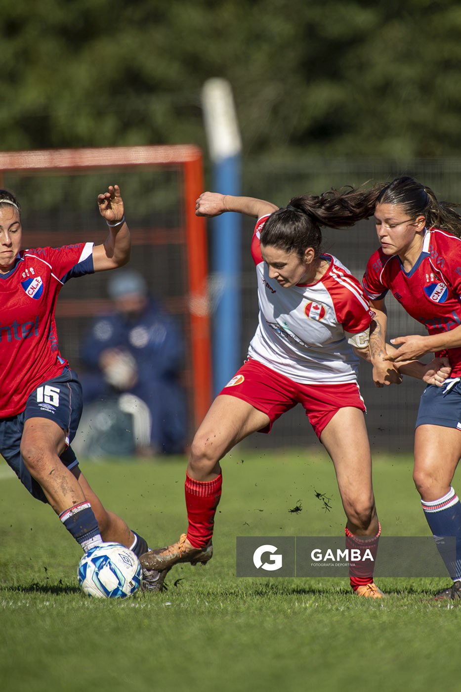 Julia Martínez, de Canadian, Campeonato Uruguayo Femenino. Estadio Julio César Abbadie.