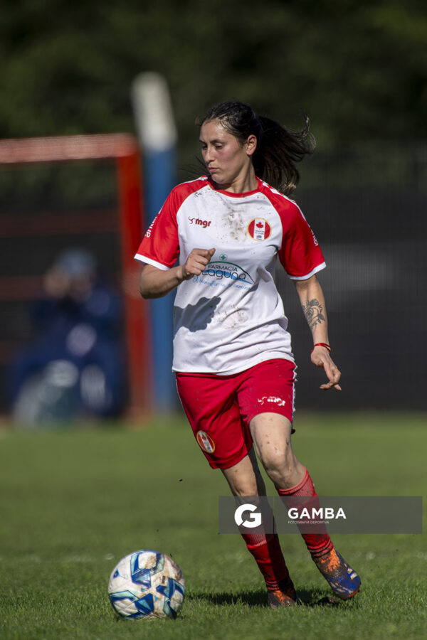 Evangelina Vergara, de Canadian, Campeonato Uruguayo Femenino. Estadio Julio César Abbadie.