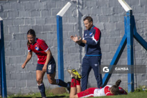Diego Testas, director técnico de Nacional, Campeonato Uruguayo Femenino. Estadio Julio César Abbadie.