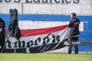 Carlos Cabrera, capitán de Sportivo Barracas. 22ª Copa Nacional de Clubes.