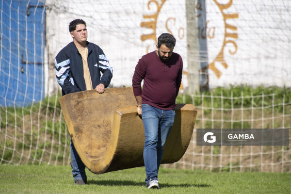 Secado del campo de juego. 22ª Copa Nacional de Clubes.