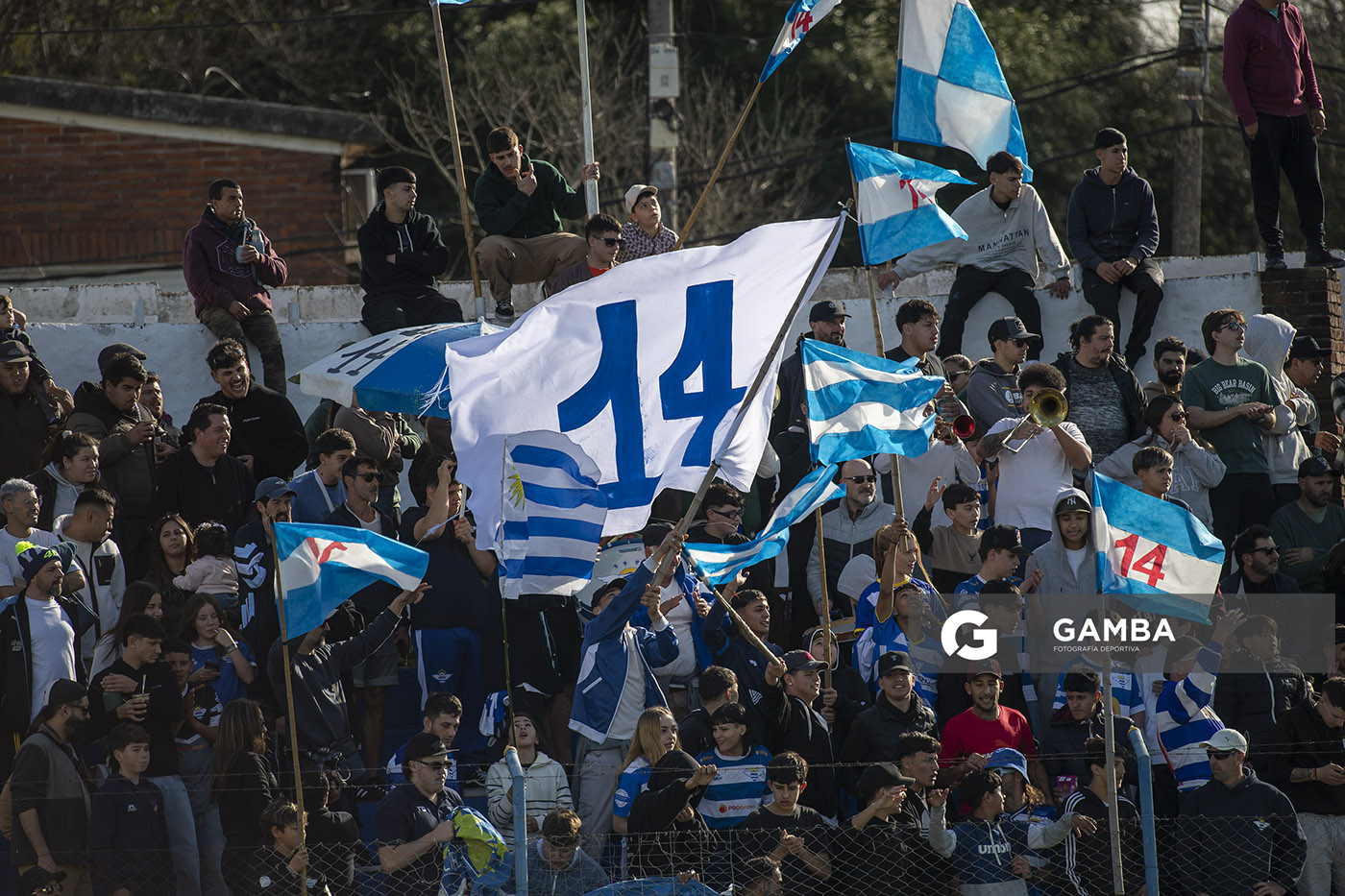 Hinchas de Libertad. 22ª Copa Nacional de Clubes.