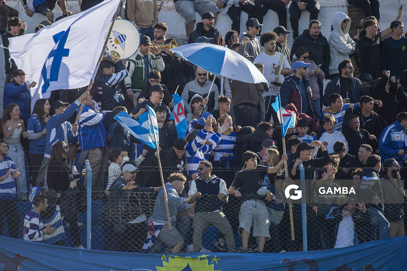 Hinchas de Libertad. 22ª Copa Nacional de Clubes.