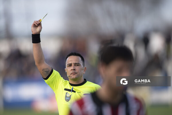 Matías Schneider, árbitro central, 22ª Copa Nacional de Clubes.