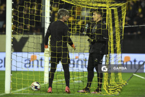 Óscar Ferro, entrenador de arqueros de Peñarol, Liga AUF Uruguaya. Estadio Campeón del Siglo.
