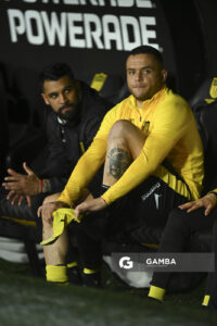 Jonathan Rodríguez, de Peñarol, Liga AUF Uruguaya. Estadio Campeón del Siglo.
