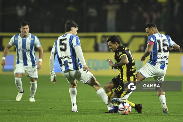 Eduardo Darias, de Peñarol, Liga AUF Uruguaya. Estadio Campeón del Siglo.