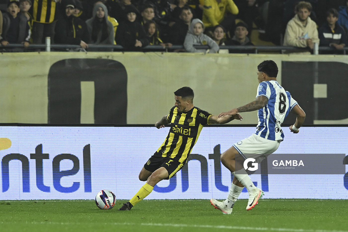 Javier Cabrera, de Peñarol, Liga AUF Uruguaya. Estadio Campeón del Siglo.