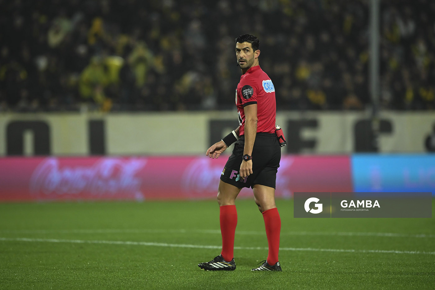 Leodán González, árbitro central, Liga AUF Uruguaya. Estadio Campeón del Siglo.