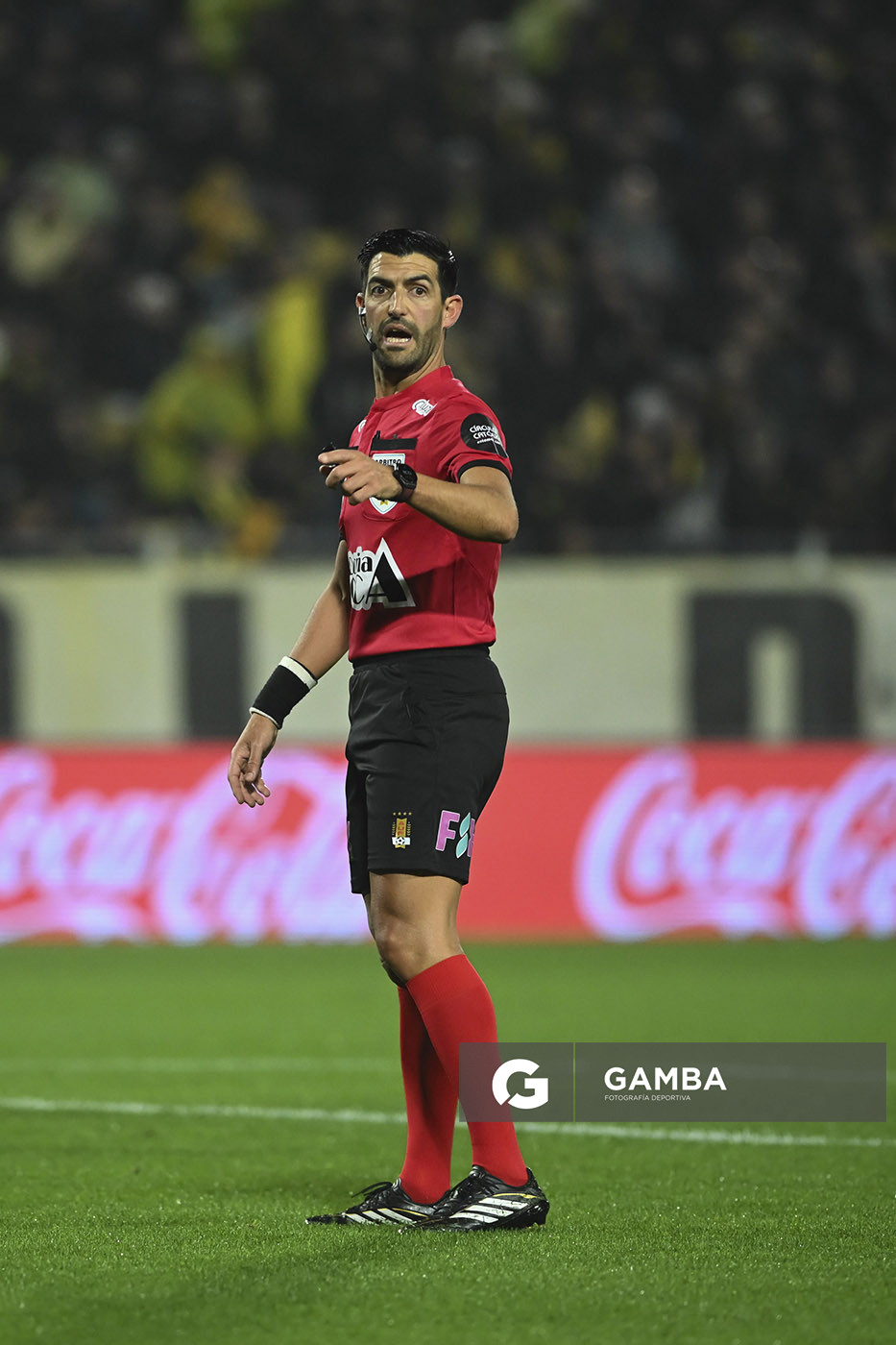 Leodán González, árbitro central, Liga AUF Uruguaya. Estadio Campeón del Siglo.