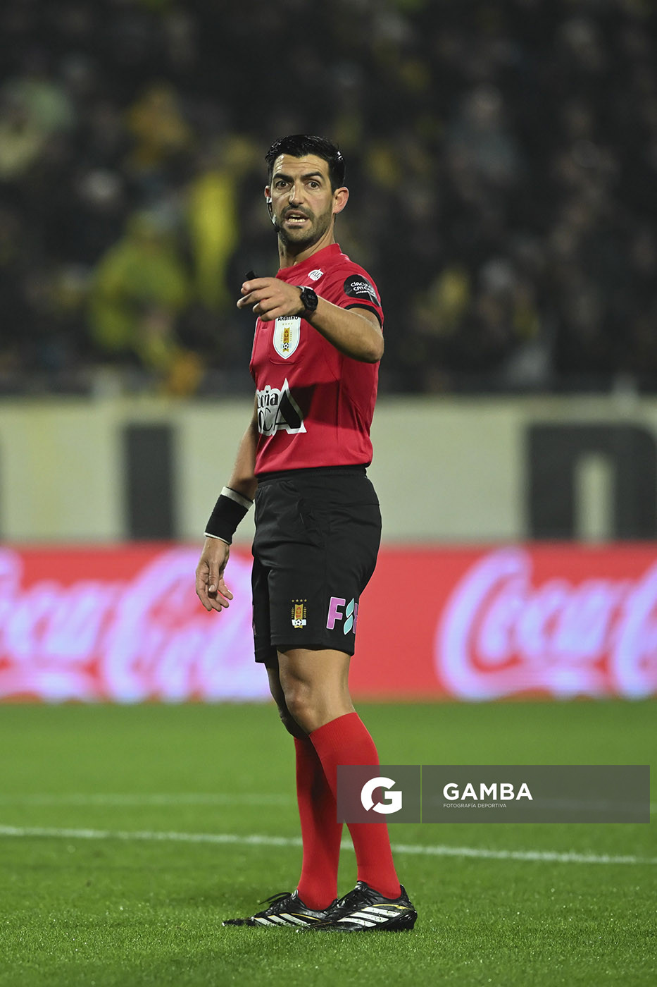 Leodán González, árbitro central, Liga AUF Uruguaya. Estadio Campeón del Siglo.