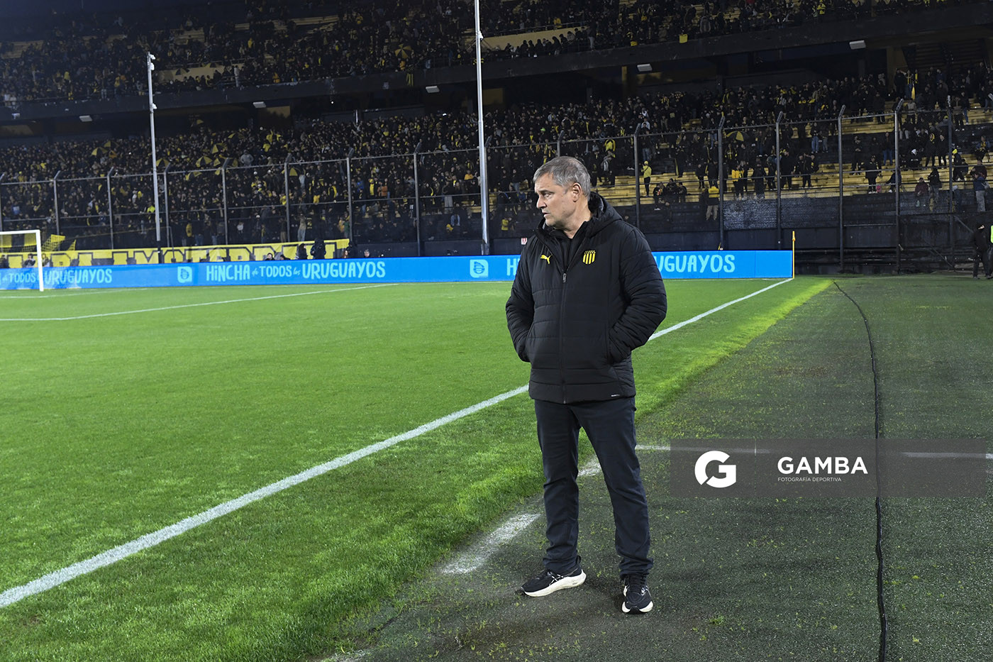 Diego Aguirre, director técnico de Peñarol, Liga AUF Uruguaya. Estadio Campeón del Siglo.