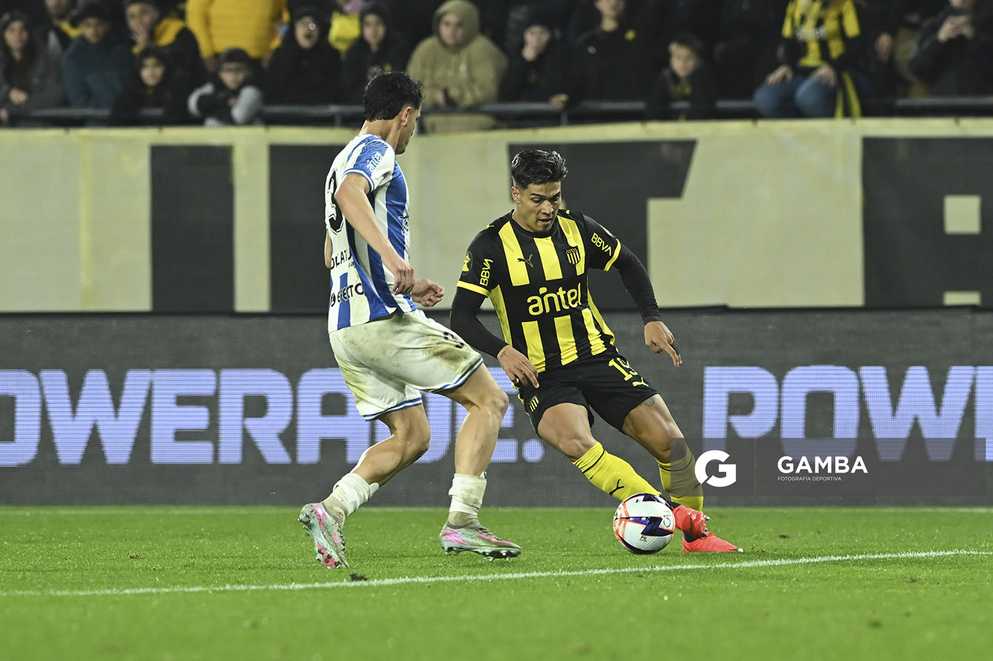 Matías Arezo, de Peñarol, Liga AUF Uruguaya. Estadio Campeón del Siglo.