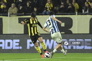 Matías Arezo, de Peñarol, Liga AUF Uruguaya. Estadio Campeón del Siglo.