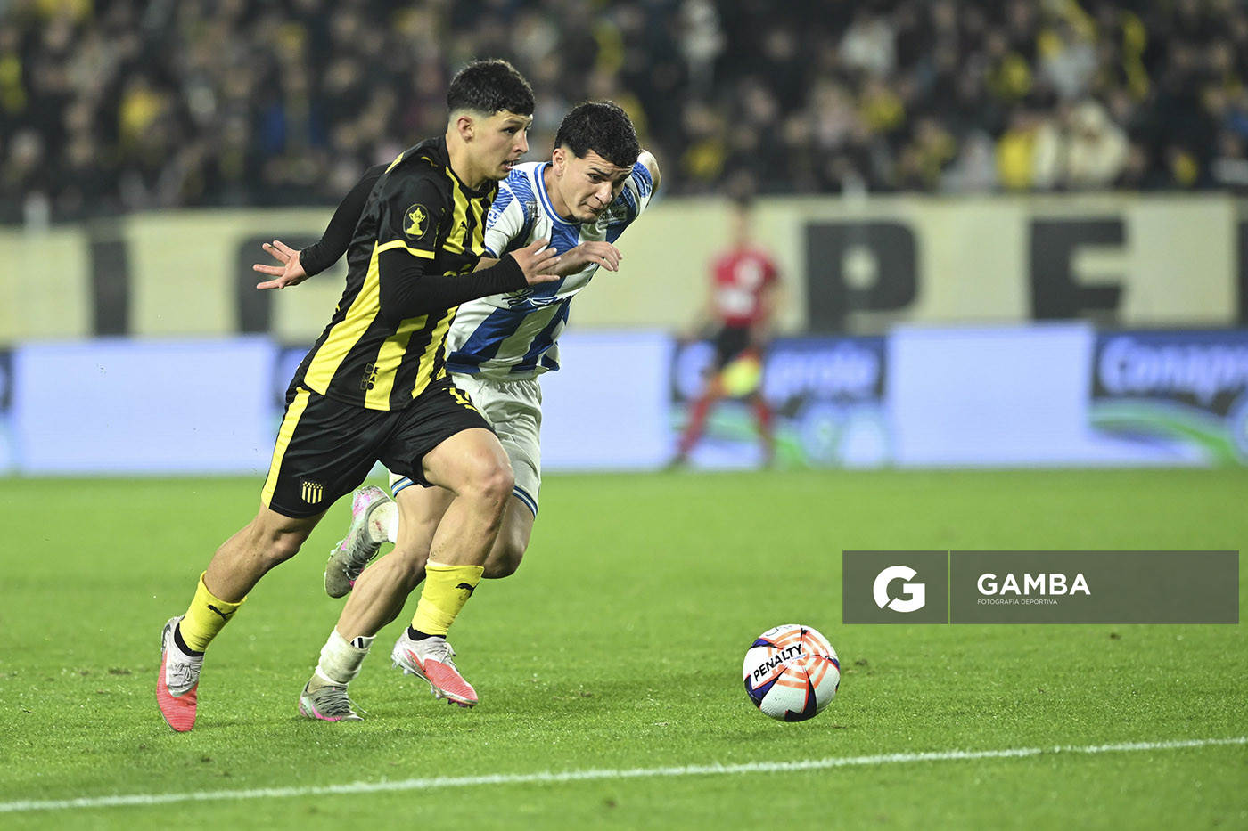 Leonel Jaime, de Peñarol, Liga AUF Uruguaya. Estadio Campeón del Siglo.