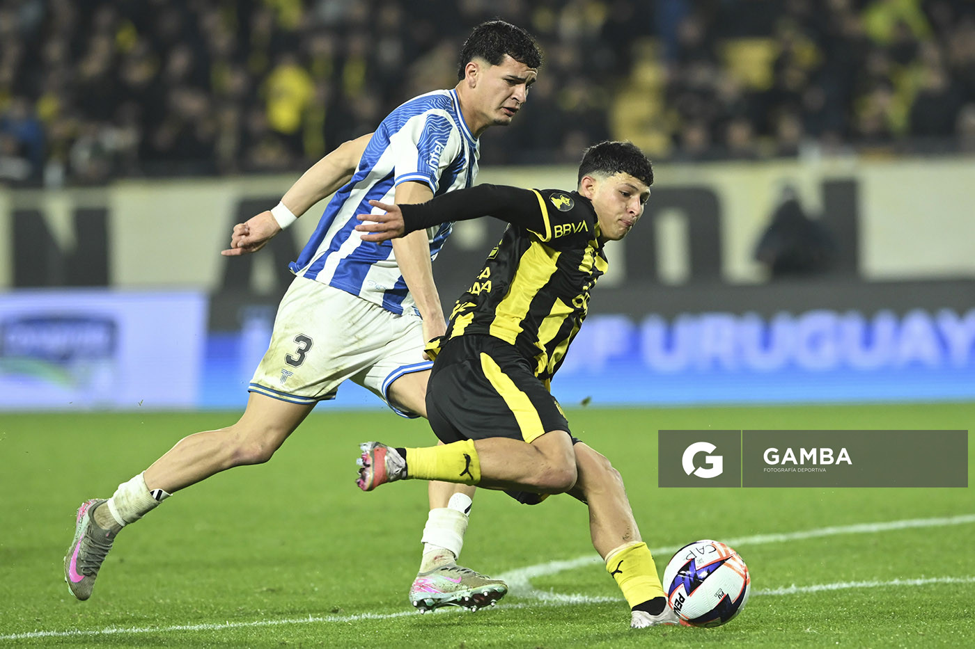 Leonel Jaime, de Peñarol, Liga AUF Uruguaya. Estadio Campeón del Siglo.