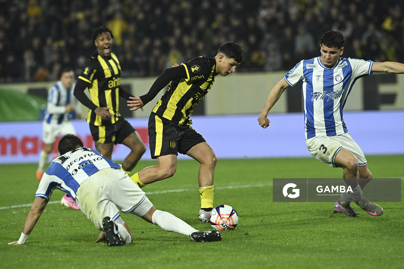 Leonel Jaime, de Peñarol, Liga AUF Uruguaya. Estadio Campeón del Siglo.