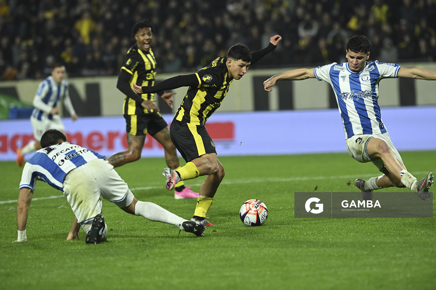 Leonel Jaime, de Peñarol, Liga AUF Uruguaya. Estadio Campeón del Siglo.
