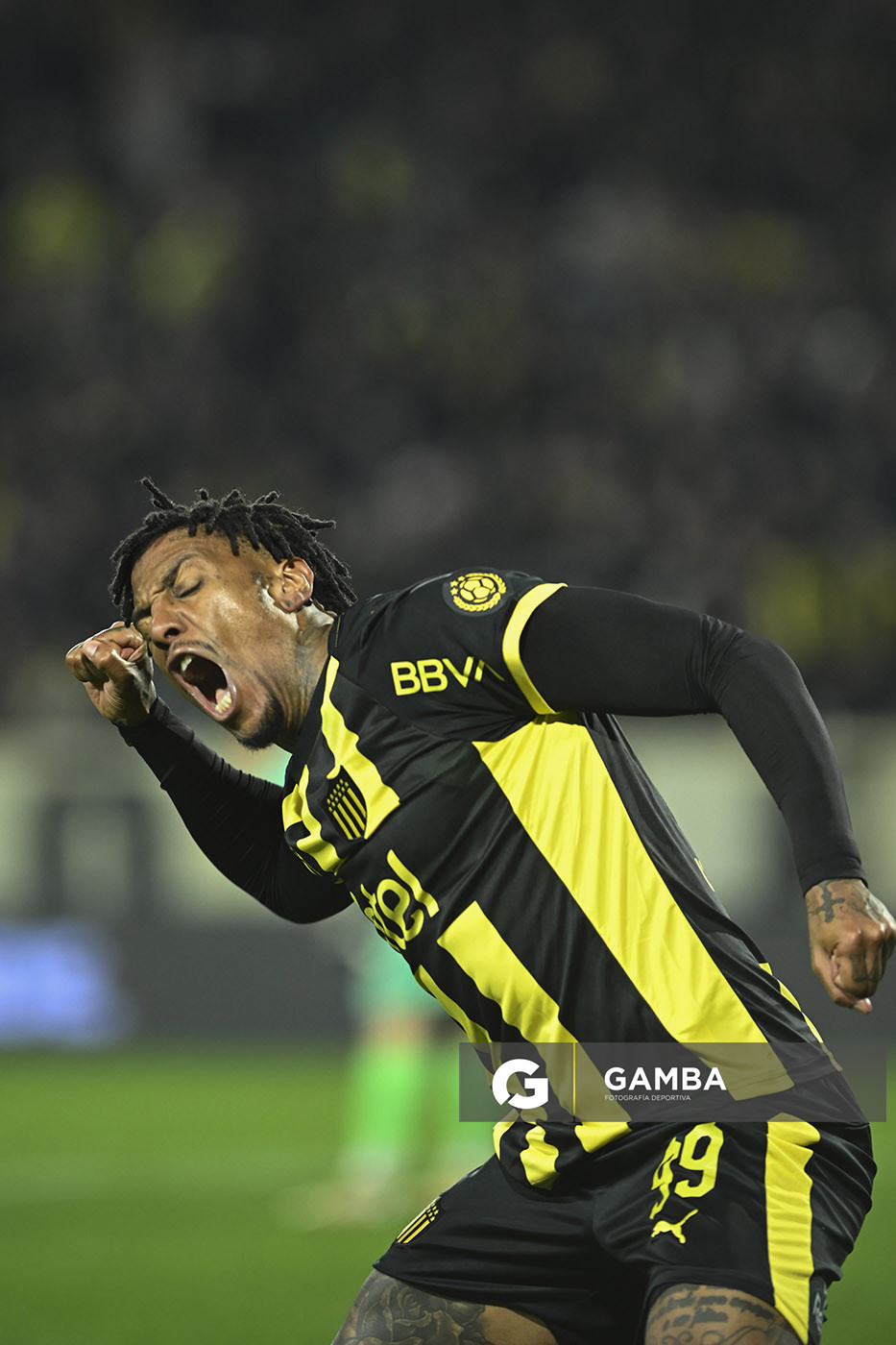 Abel Hernández, de Peñarol, Liga AUF Uruguaya. Estadio Campeón del Siglo.