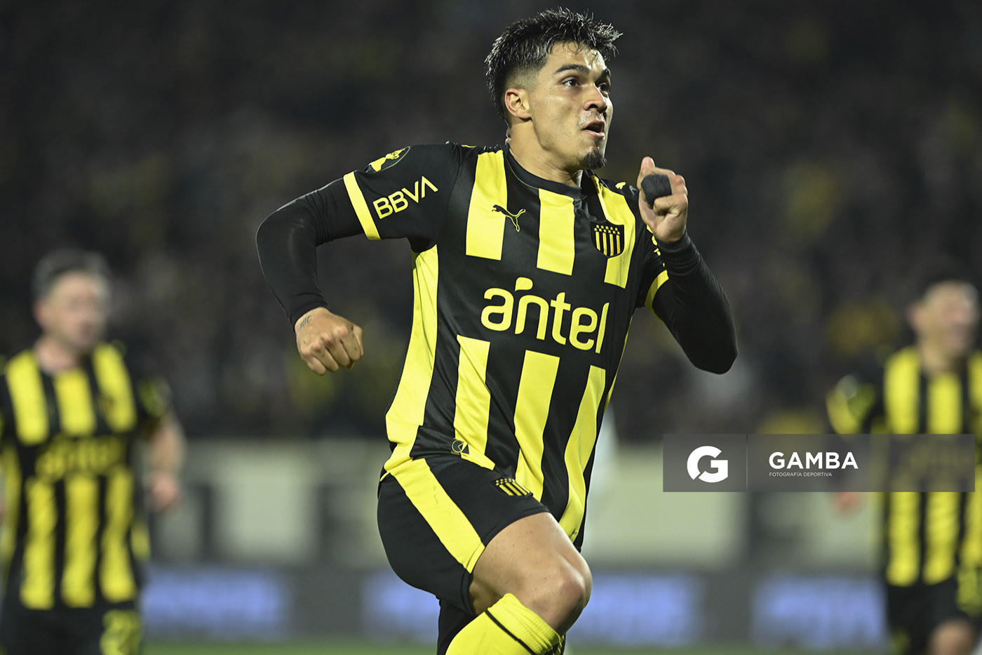 Matías Arezo, de Peñarol, Liga AUF Uruguaya. Estadio Campeón del Siglo.