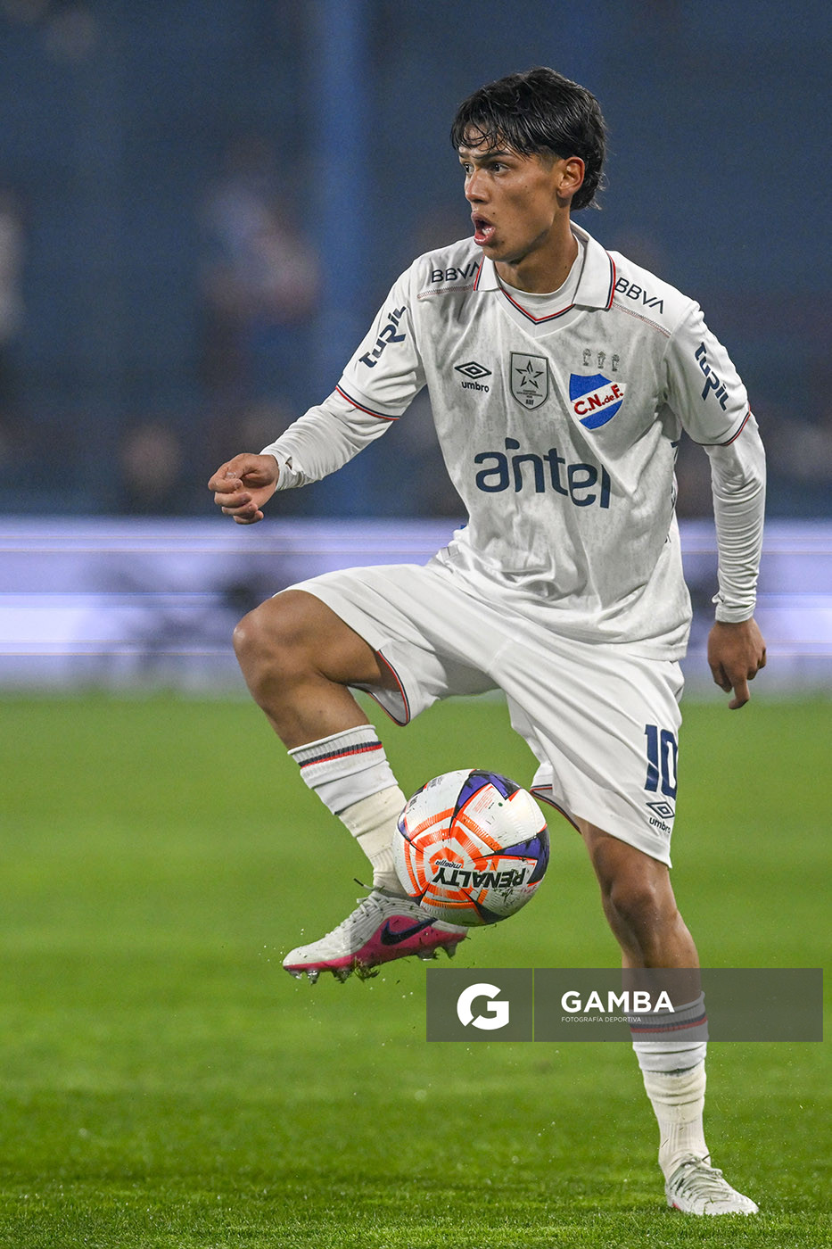 Agustín Dos Santos, de Nacional, Liga AUF Uruguaya. Estadio Gran Parque Central.