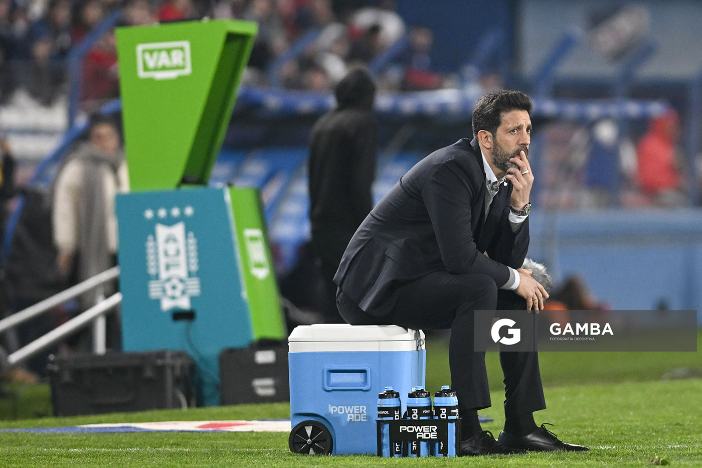 Jorge Bava, director técnico de Nacional, Liga AUF Uruguaya. Estadio Gran Parque Central.