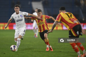 Santiago Silva, de Nacional, Liga AUF Uruguaya. Estadio Gran Parque Central.