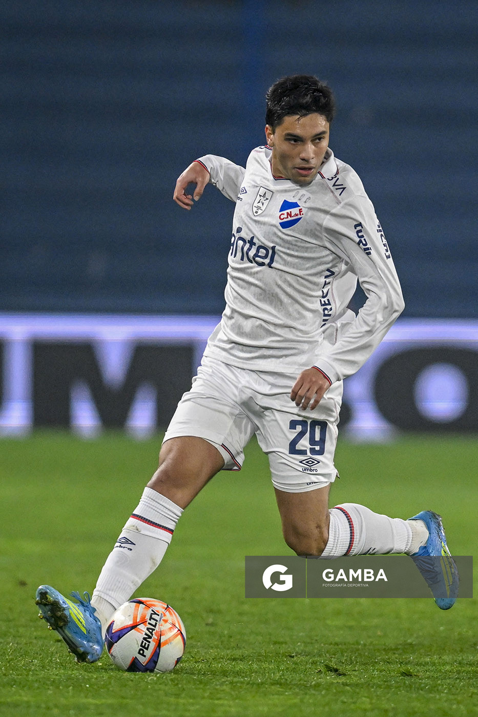 Tiziano Correa, de Nacional, Liga AUF Uruguaya. Estadio Gran Parque Central.