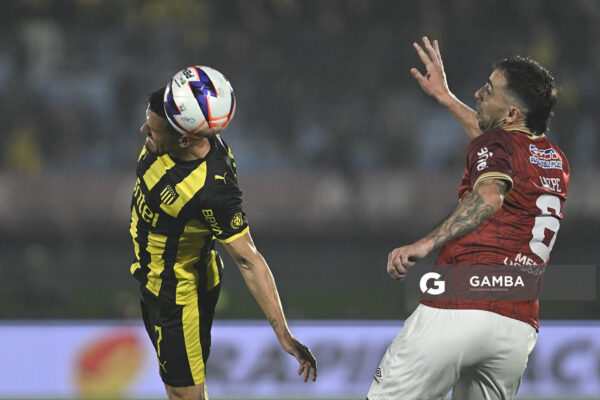 Javier Cabrera, de Peñarol, Liga AUF Uruguaya. Estadio Centenario.