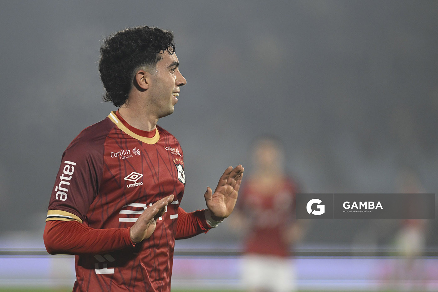 Luciano Cosentino, de Wanderers, Liga AUF Uruguaya. Estadio Centenario.
