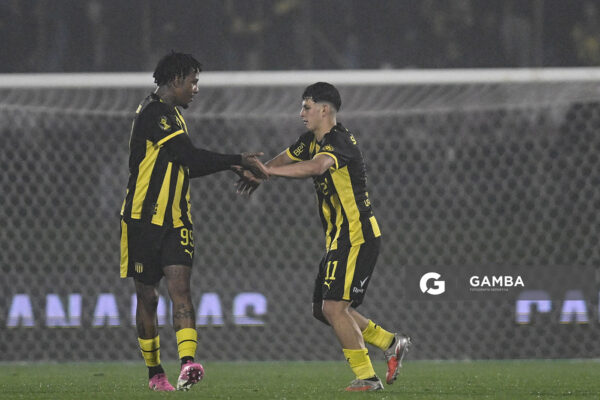 Leonel Jaime, de Peñarol, Liga AUF Uruguaya. Estadio Centenario.