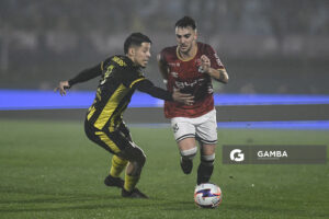 Nicolás Queiróz, de Wanderers, Liga AUF Uruguaya. Estadio Centenario.
