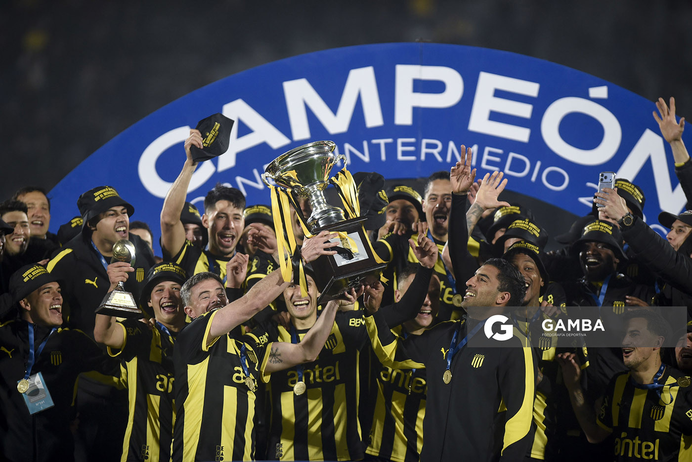 Peñarol Campeón del Torneo Intermedio. Liga AUF Uruguaya. Estadio Centenario.