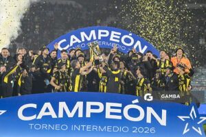 Peñarol Campeón del Torneo Intermedio. Liga AUF Uruguaya. Estadio Centenario.