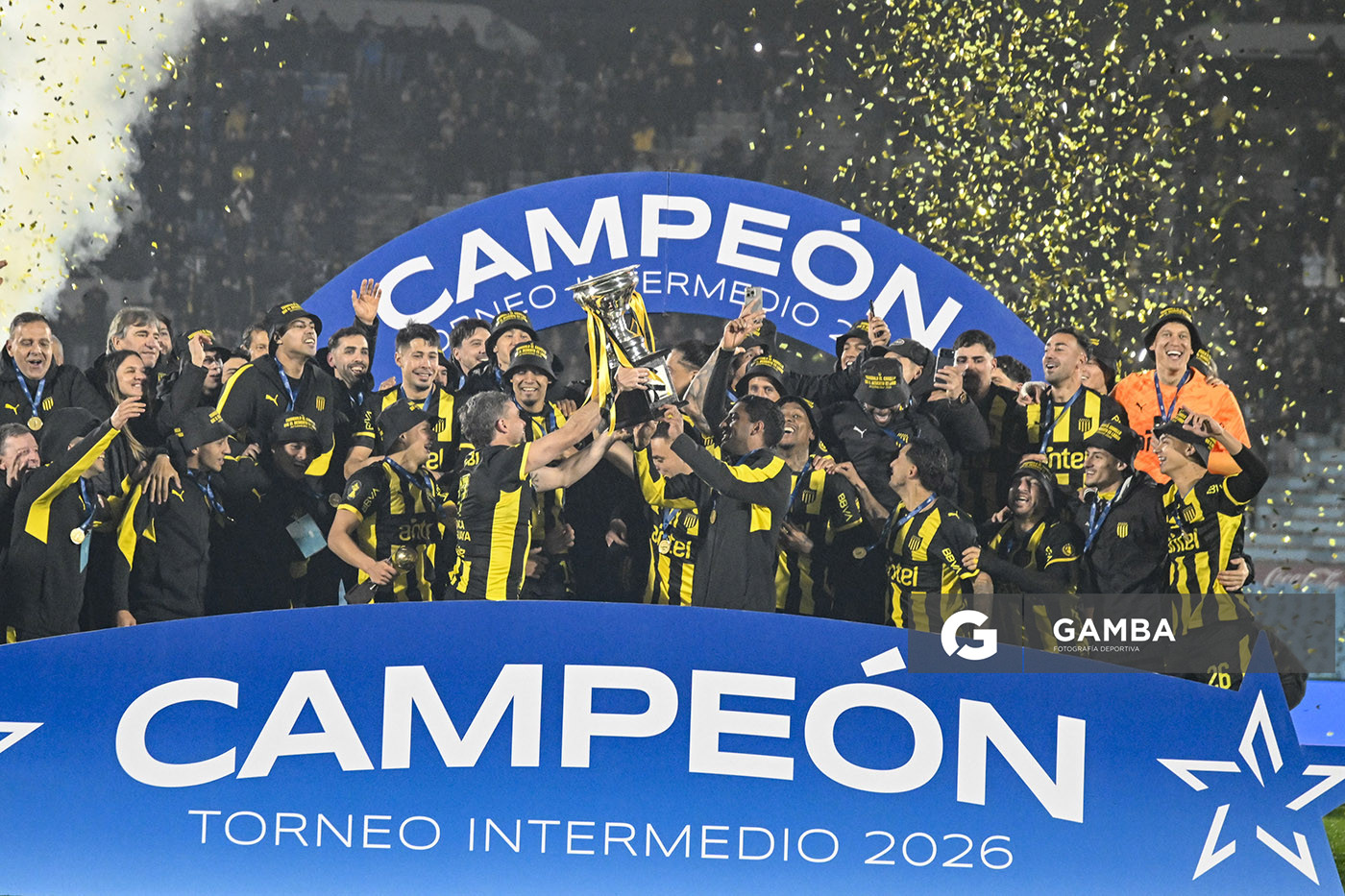 Peñarol Campeón del Torneo Intermedio. Liga AUF Uruguaya. Estadio Centenario.