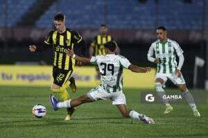 Leandro Umpiérrez, de Peñarol, Liga AUF Uruguaya. Estadio Centenario.