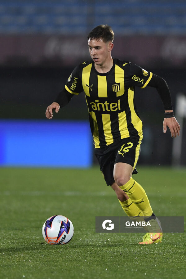 Leandro Umpiérrez, de Peñarol, Liga AUF Uruguaya. Estadio Centenario.