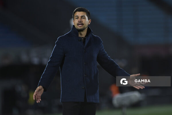 Cristian Chambian, director técnico de Racing, Liga AUF Uruguaya. Estadio Centenario.